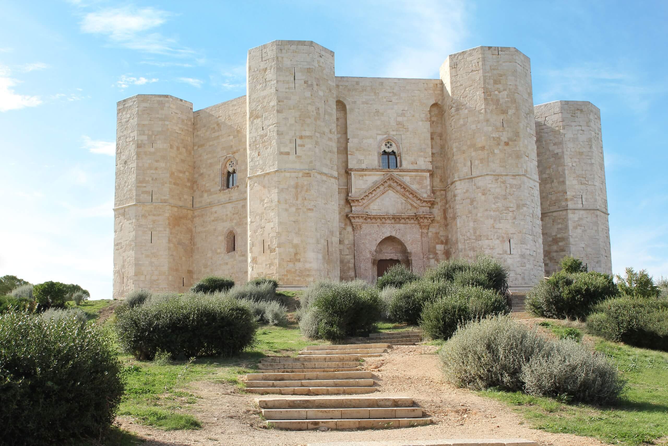 Cultural experiences in Italy, Puglia: Castel del Monte - Unesco | Masseria della Croce